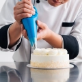Jednorazowe rękawy do dekoracji tortów 40cm niebieskie Disposable Piping Bag.jpg