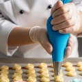 Jednorazowy rękaw cukierniczy niebieski 40cmBlue Pastry bag IN.jpg
